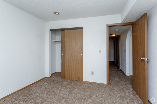 2HAB, 1BA - 720 ft² - Summit Point Apartments