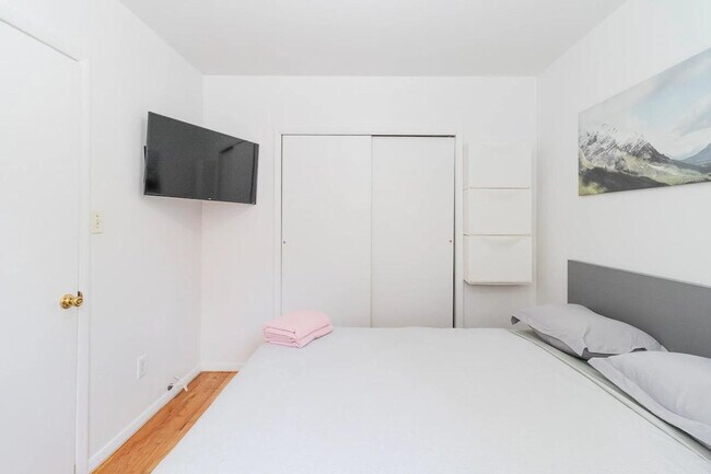 Foto del edificio - 1819d 2nd Ave