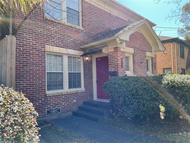 Building Photo - 2413 Brun St