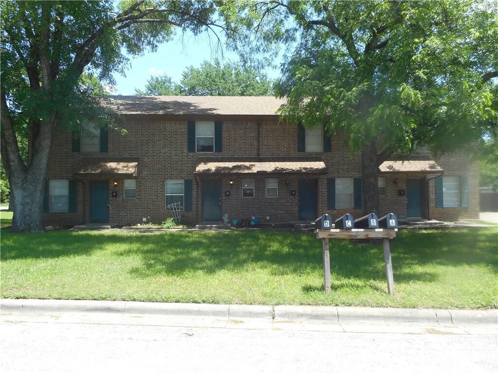 Primary Photo - 1122 Oxford St