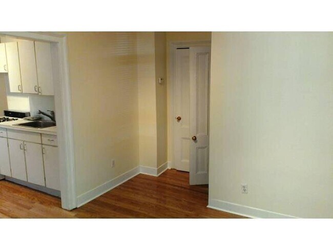 Building Photo - 145 Carpenter Ave