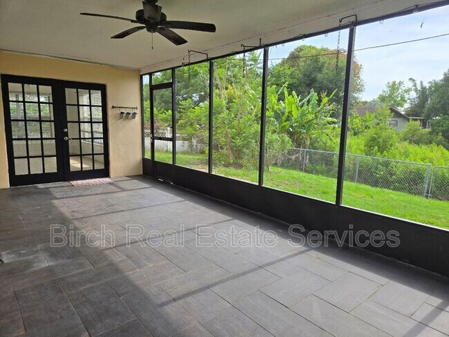 Foto del edificio - 3455 Monte Rio St