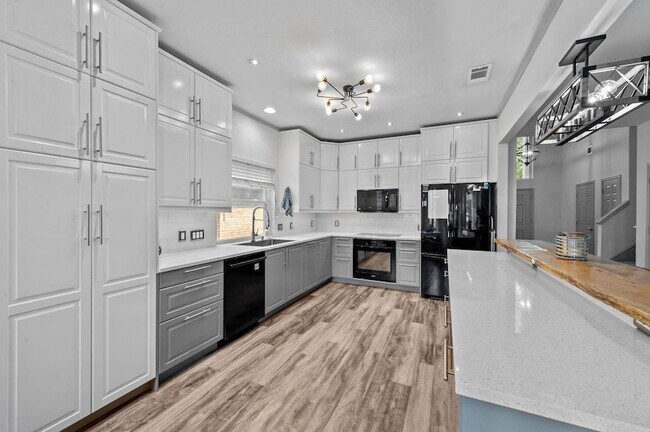 Building Photo - 1905 Barrens Cir