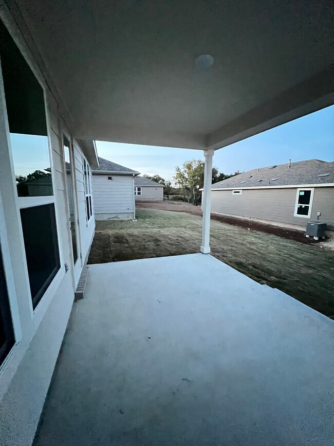 Building Photo - 1002 Kitty Hawk Rd
