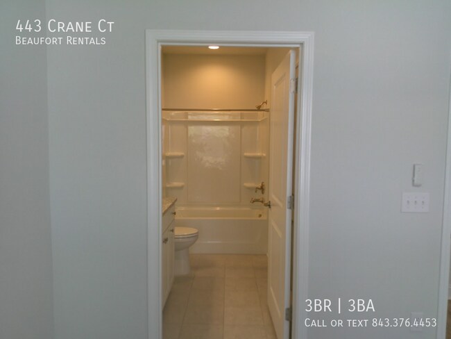 Foto del edificio - 443 Crane Ct