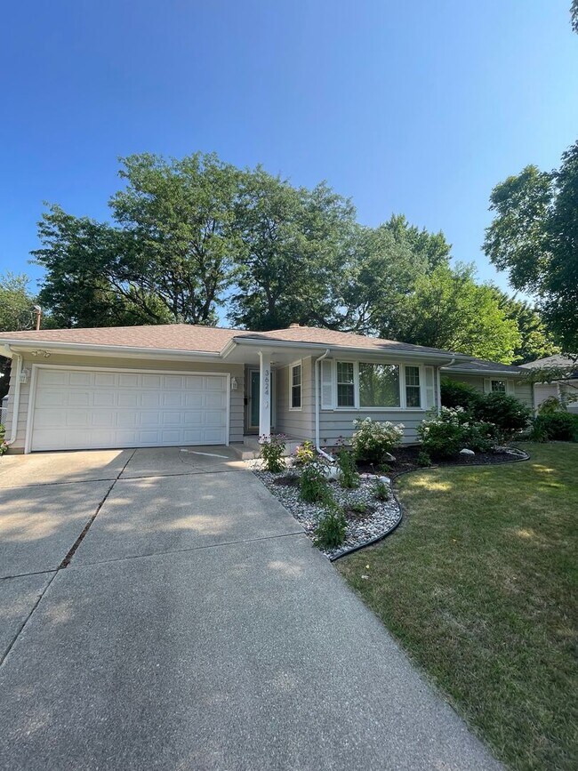 Foto del edificio - Three Bedroom Home in Kalamazoo