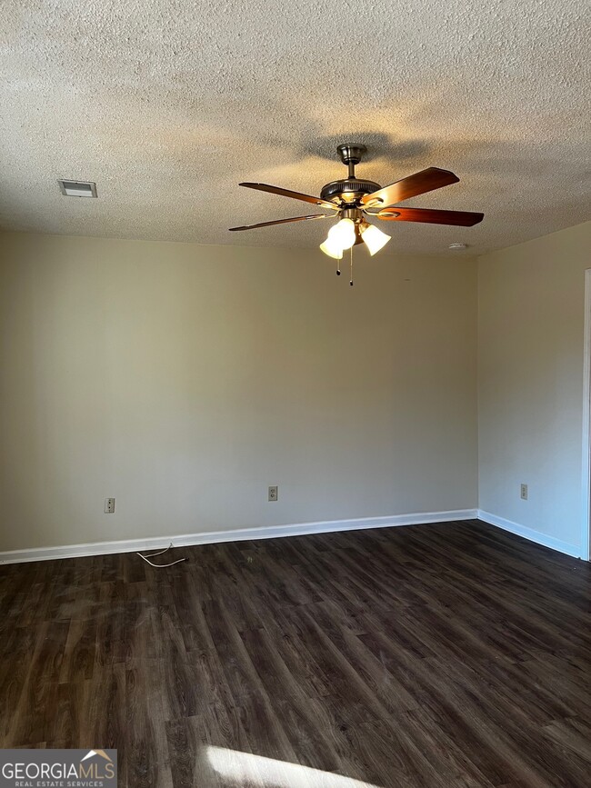 Building Photo - 420 N Elizabeth Ln