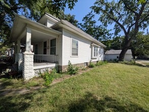 Building Photo - 500 NE Wilson Ave