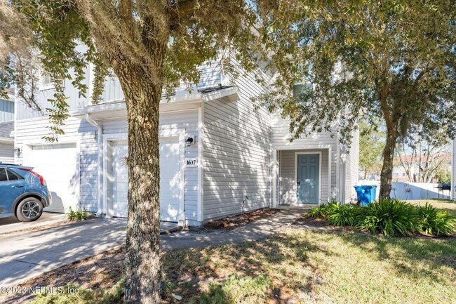 Building Photo - 3 bedroom in Jacksonville FL 32218