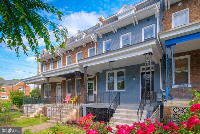 Foto del edificio - 704 Ingraham St NW