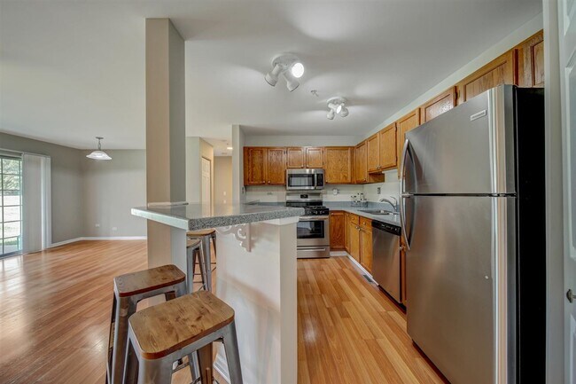 Building Photo - 5S530 Scots Dr