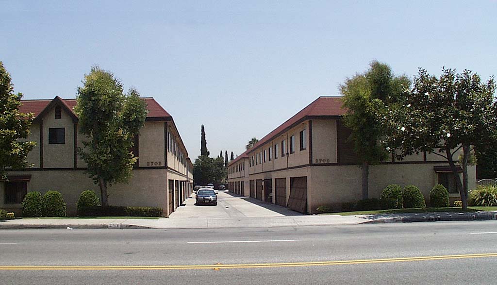 Foto principal - 2700-2708 Walnut Grove Ave