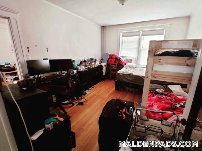 Building Photo - 88 Maple St