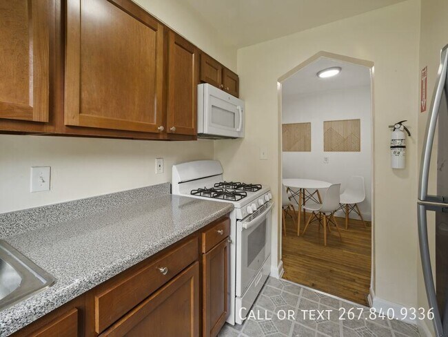 Foto del edificio - 24 Danbury St SE