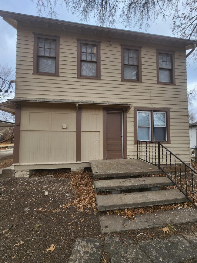 Foto del edificio - 5915 Elmwood Ave