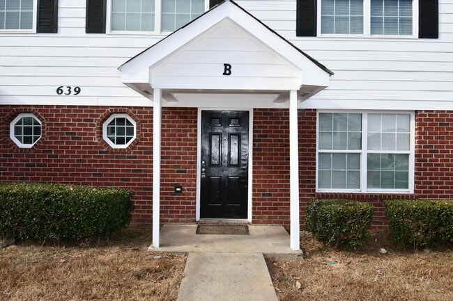 Building Photo - 639 Mill Stone Bluff