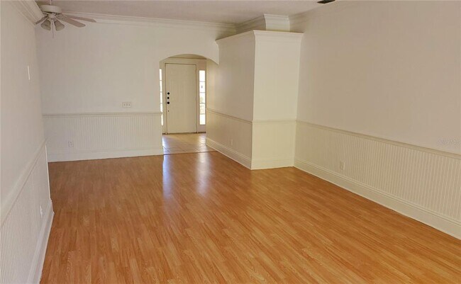 Foto del edificio - 295 Fareham Dr