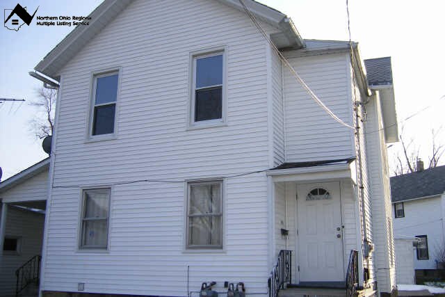 Building Photo - 910 Lake Ave