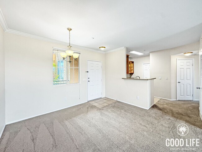 Foto del edificio - Bright 2BR/2BA Condo with Balcony, Garage & Resort-Style Amenities in Carmel Valley!