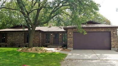 Building Photo - 4725 W Crystal Lake Rd