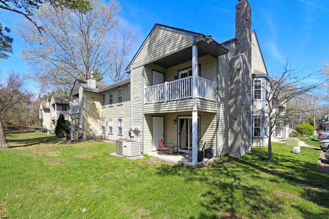 Building Photo - 874 E Fishers Creek Rd