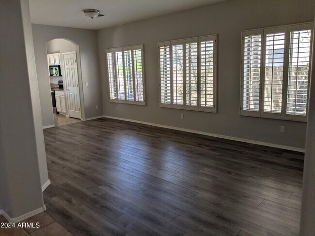 Building Photo - 4613 E Tumbleweed Dr