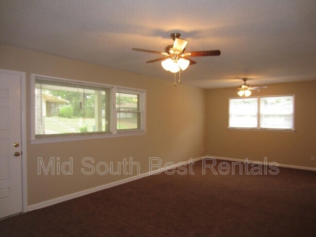 Foto del edificio - 2437 Hargrove Ave