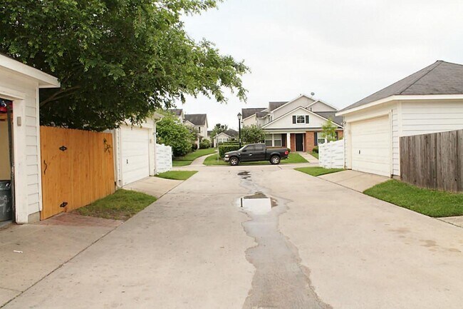 Foto del edificio - 20920 Patriot Park Ln