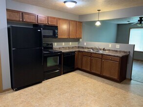 Building Photo - 335 Arianna Pl
