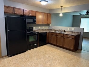 Building Photo - 335 Arianna Pl