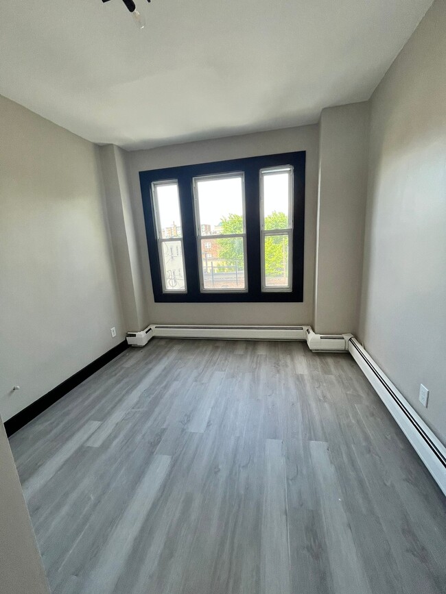 8 Sheffield St 3L - 9 Sheffield St