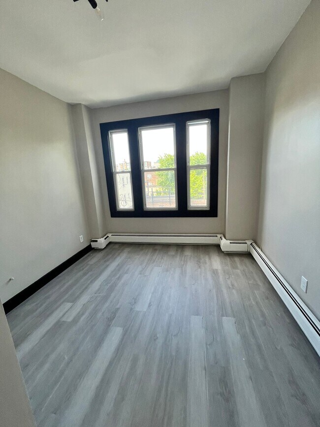 8 Sheffield St 3L - 9 Sheffield St