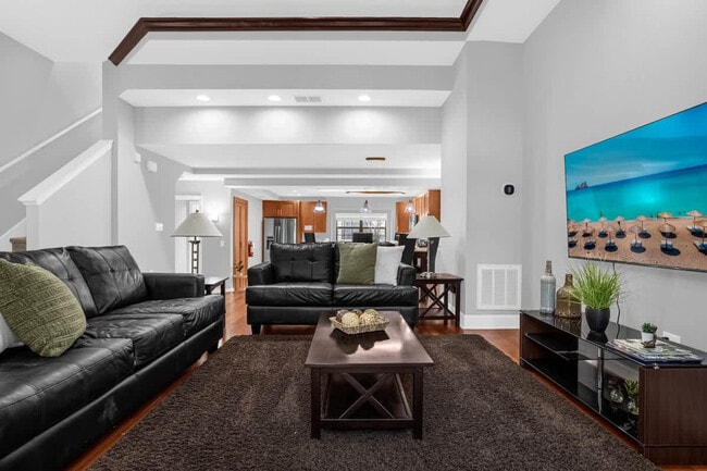 Building Photo - 14590 Damai Ln
