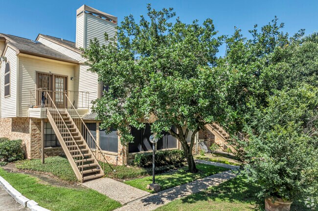 2425 Holly Hall St - Suplente - Plaza Place Condominiums