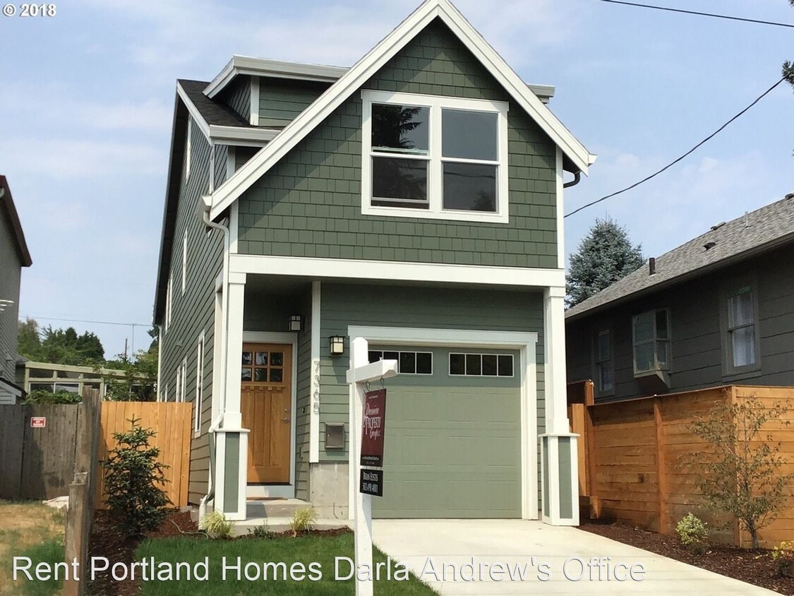 Primary Photo - 4 br, 2.5 bath House - 7365 SE Harrison St