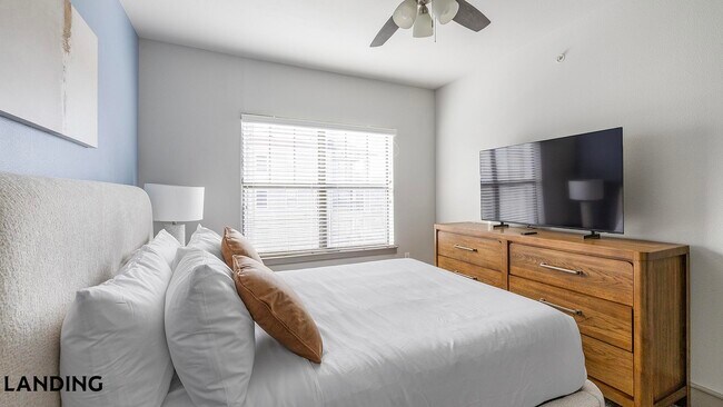 Foto del edificio - 4689 Mustang Pkwy