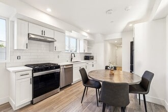 Building Photo - 1252 W 37th St