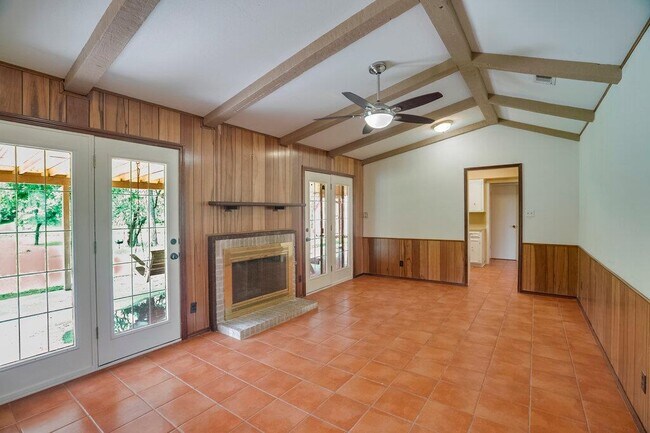 Foto del edificio - 506 E Palm Valley Blvd