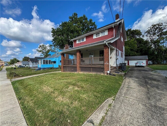 Building Photo - 604 W Laclede Ave