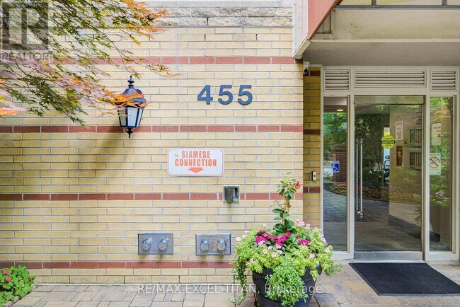 Building Photo - 455-455 Rosewell Ave