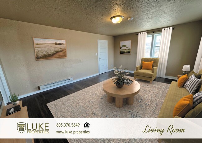 Building Photo - 310 W 18th St