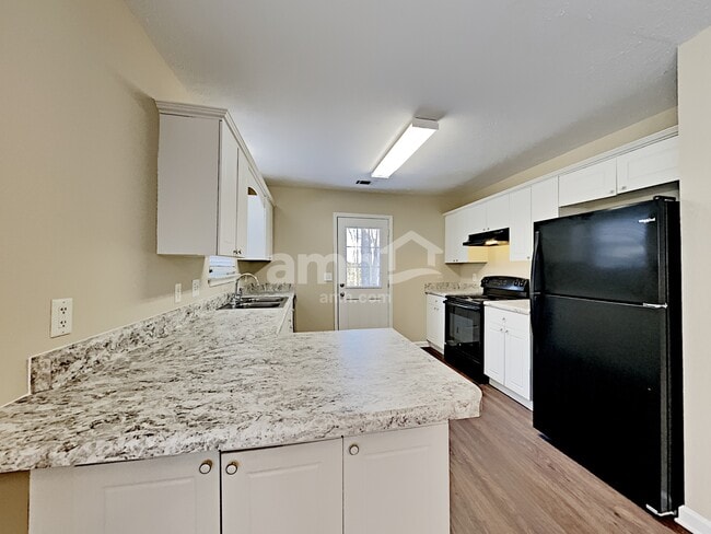 Building Photo - 1109 Benton Mason Dr