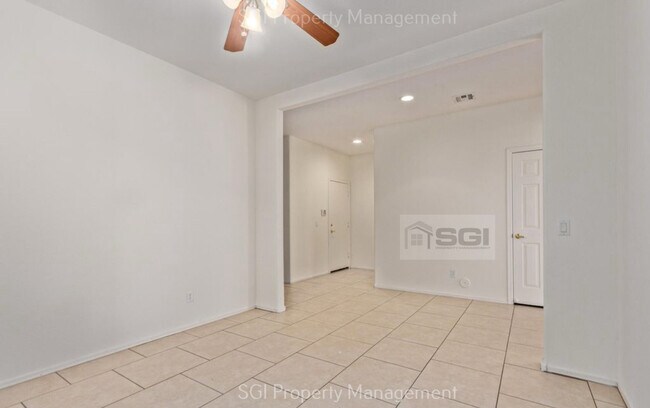 Foto del edificio - 6414 S 72nd Ln