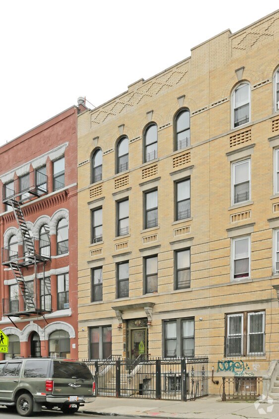 Primary Photo - 488 Kosciuszko St