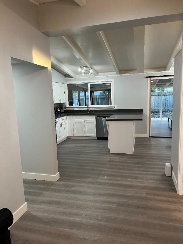 Foto del edificio - 742 Lakebird Dr