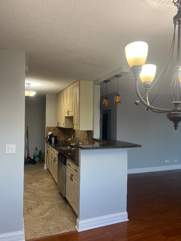 Foto del edificio - 2200 S Stewart Ave