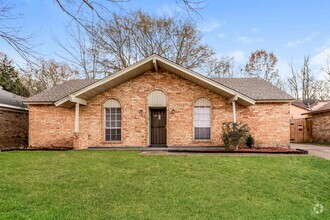 Building Photo - 2999 Morningview Dr