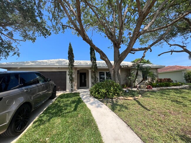 Building Photo - 1250 SW 15th Ave