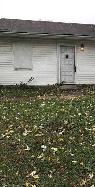 Primary Photo - 3303 E 42nd St
