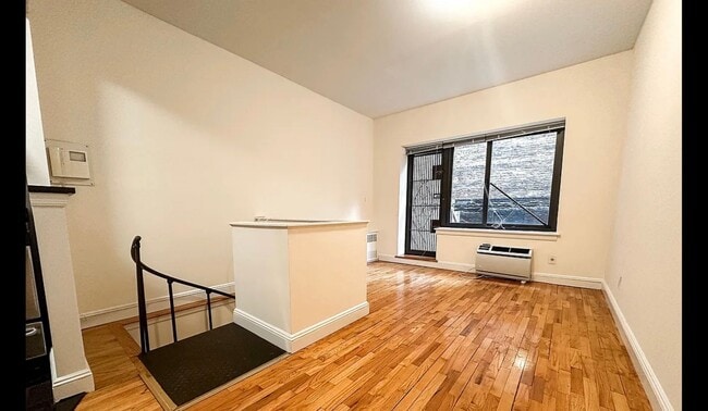 Building Photo - 1661 York Ave